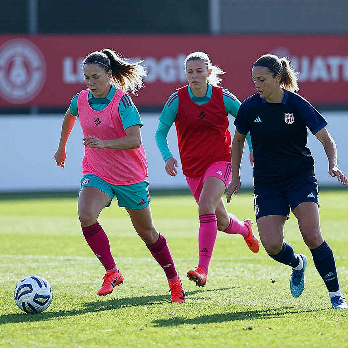 The Quiet Reading of a Red Card: Malen, Marelli, and the Old Myth of Touching the Ball
